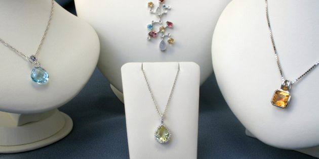 How to Start a Jewelry Business: A 9-Step Guide (2024)